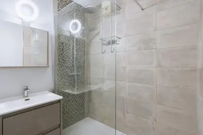 Salle de bains dans l'établissement Le Pétillant - Canal Saint-Martin