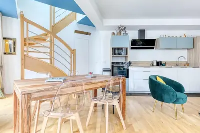 Cuisine ou kitchenette dans l'établissement Splendid Marais 2BDR