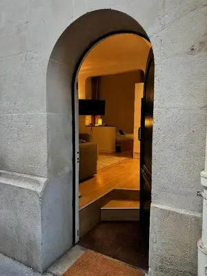 Un ou plusieurs lits dans un hébergement de l'établissement Celine 30 Bright haven between Champs Élysée and Trocadéro