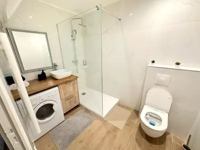 Salle de bains dans l'établissement Celine 30 Bright haven between Champs Élysée and Trocadéro