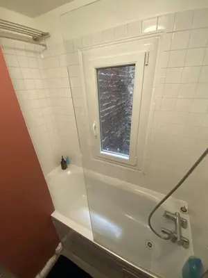 Salle de bains dans l'établissement Quiet 2-room apartment in Paris
