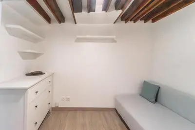 Coin salon dans l'établissement Magnifique studio au cœur du Marais