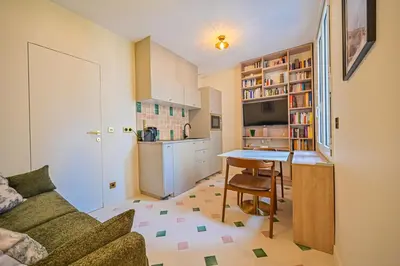 Cuisine ou kitchenette dans l'établissement Montparnasse Signature Apartments