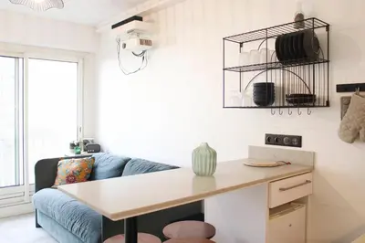Cuisine ou kitchenette dans l'établissement Stay in 2 at the heart of Paris near the Pantheon