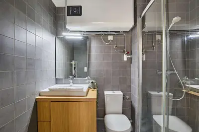 Salle de bains dans l'établissement Charming Apartment Boulogne facing Les Passages