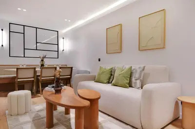 Coin salon dans l'établissement Modern apartment - 2BR 6P - Bonne-Nouvelle