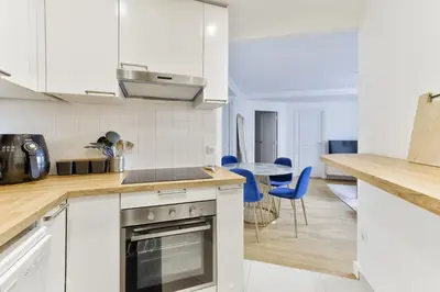 Cuisine ou kitchenette dans l'établissement Malakoff au coeur de Paris pour 6