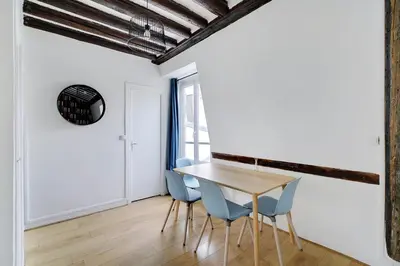 Plan de l'établissement Parisian charm in the heart of the Marais !
