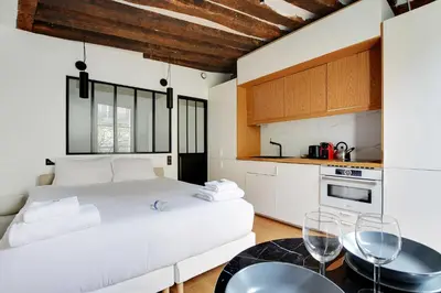 Cuisine ou kitchenette dans l'établissement New studio for 2 people - Le Marais