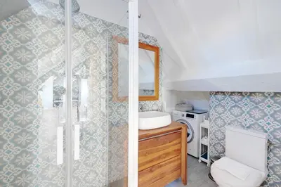 Salle de bains dans l'établissement Bright 4P studio in the heart of Paris Marais Rivoli