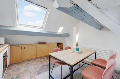 Cuisine ou kitchenette dans l'établissement Bright 4P studio in the heart of Paris Marais Rivoli