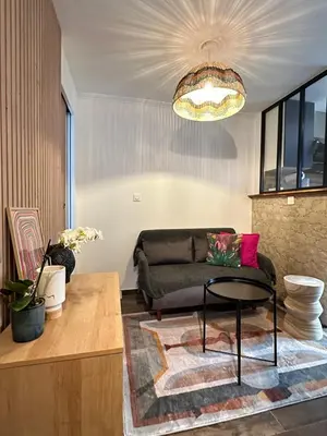 Coin salon dans l'établissement 20 sqm appartment with bedroom near Montmartre