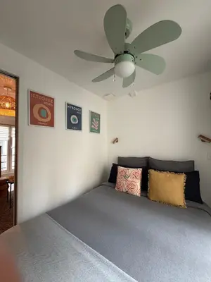 Un ou plusieurs lits dans un hébergement de l'établissement 20 sqm appartment with bedroom near Montmartre