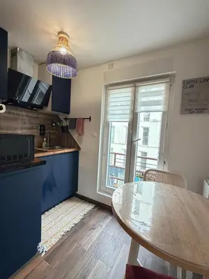 Cuisine ou kitchenette dans l'établissement 20 sqm appartment with bedroom near Montmartre