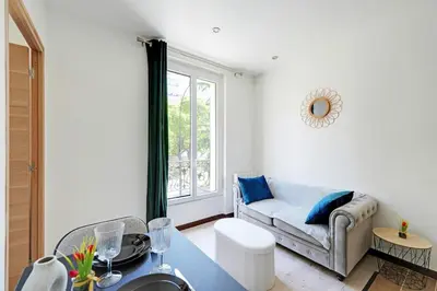 Coin salon dans l'établissement Apartment Suite 14 aux Portes de Paris