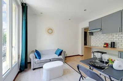 Cuisine ou kitchenette dans l'établissement Apartment Suite 14 aux Portes de Paris