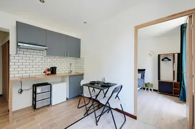 Cuisine ou kitchenette dans l'établissement Apartment Suite 14 aux Portes de Paris
