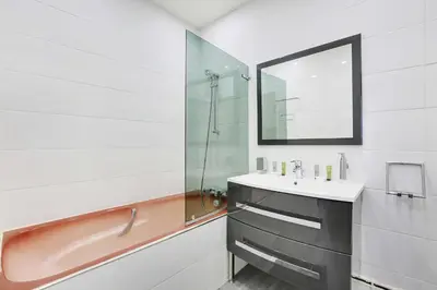 Salle de bains dans l'établissement Charming apartment-1BR - 4P- Canal Saint-Martin