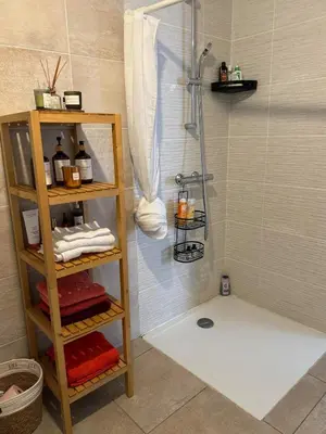 Salle de bains dans l'établissement Charming studio in Paris, 2 minutes from the metro