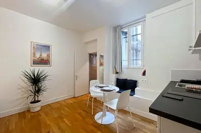 Cuisine ou kitchenette dans l'établissement Charming apartment near Bastille
