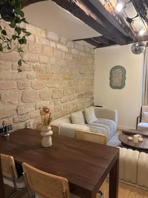 Coin salon dans l'établissement Cosy apartment in le Marais !