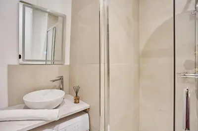Salle de bains dans l'établissement Apartement center of Paris