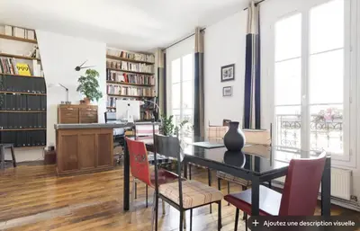 Bibliothèque dans l'appartement