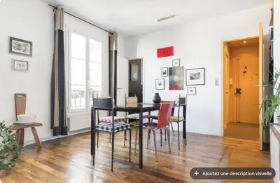 Cuisine ou kitchenette dans l'établissement Stylish Montmartre Apartment