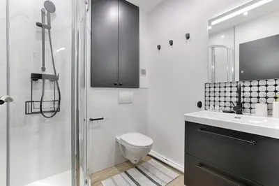 Salle de bains dans l'établissement Charming Apartment 1BR in the heart of 10th