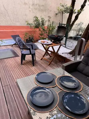 Terrasse ou espace extérieur de l'établissement Superbe appartement sur jardin- proche de paris