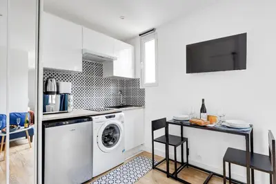 Cuisine ou kitchenette dans l'établissement 522 Tocqueville Suite - Cozy apartment in Paris 17