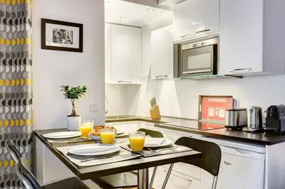 Plan de l'établissement Chic Marais Retreat Steps to Cafes & Notre Dame