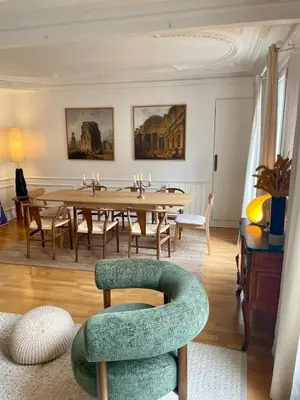 Coin salon dans l'établissement Luxury designer apartment Notre-Dame with terrace
