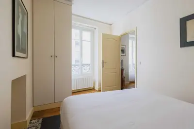 Un ou plusieurs lits dans un hébergement de l'établissement Comfortable apt 1BR 2P – Paris 11th
