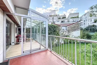 Balcon ou terrasse dans l'établissement Cosy apartment near Roland-Garros