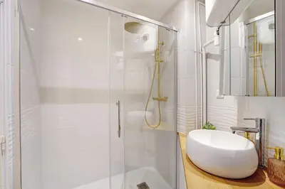 Salle de bains dans l'établissement Cozy Apartment 1BR 4P – Villejuif