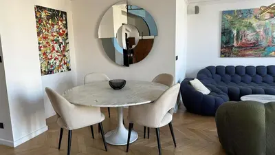 Coin salon dans l'établissement Luxury Apartment – 3 Bedrooms / Arc de Triomphe