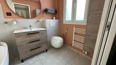 Salle de bains dans l'établissement Luxury Apartment – 3 Bedrooms / Arc de Triomphe