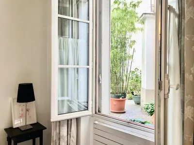 Jardin de l'établissement Joli 2 pièces Jussieu Paris 5