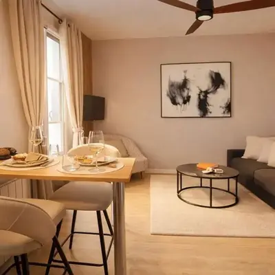 Eiffel Tower - Premium studio for couples