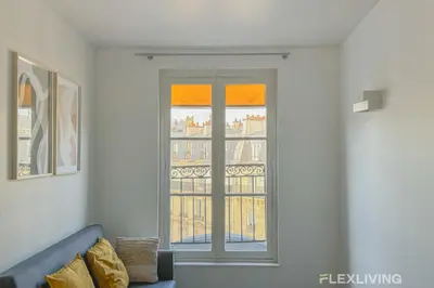Coin salon dans l'établissement Beautiful 3-room apartment Paris 1st
