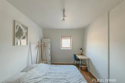 Un ou plusieurs lits dans un hébergement de l'établissement Beautiful 3-room apartment Paris 1st