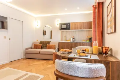 Coin salon dans l'établissement CHINE-4 City View Air Conditioner Apartment 4 PAX
