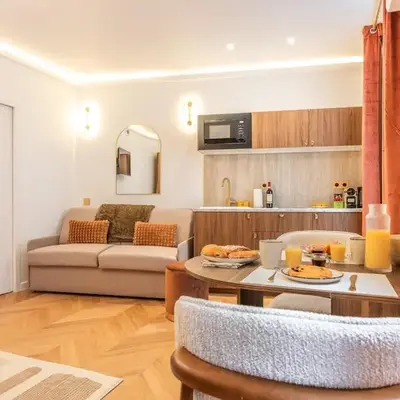 CHINE-4 City View Air Conditioner Apartment 4 PAX