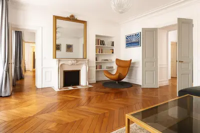 Coin salon dans l'établissement Luxurious Apartment in the Heart of Paris
