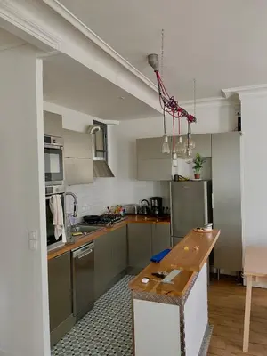 Cuisine ou kitchenette dans l'établissement Beautiful new apartment close to Montmartre
