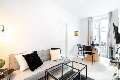 Coin salon dans l'établissement GuestReady - Charming Retreat near Champs de Mars
