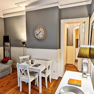 Central Paris Apartment Near Champs Elysees