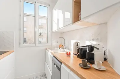 Cuisine ou kitchenette dans l'établissement Square Danton Two Bedrooms 5 people