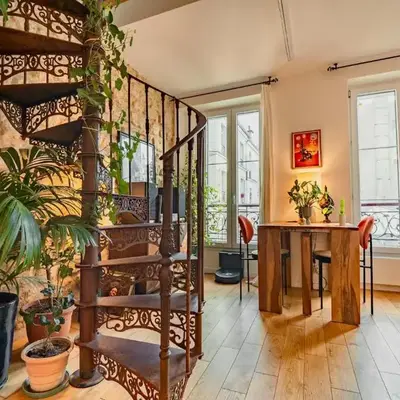 Duplex d'exception et atypique à Montmartre